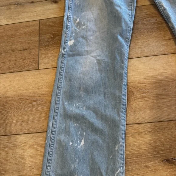 Volcom denim light wash jeans with white paint splatters, 5 pocket, size 36. - Picture 4 of 14